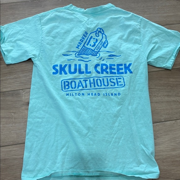 Hanes Light Green Tee with Blue Design from Skull Creek Boathouse size small - Picture 4 of 4